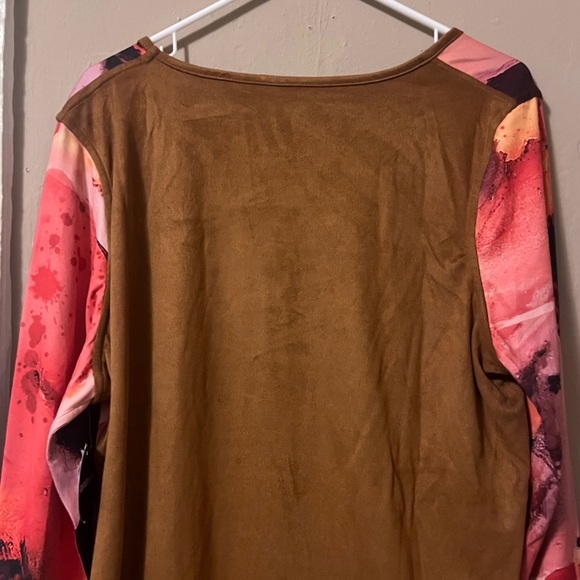 🏷️🆕🎉totw • reversible abstract print brown suede long sleeve tunic top - Picture 12 of 17
